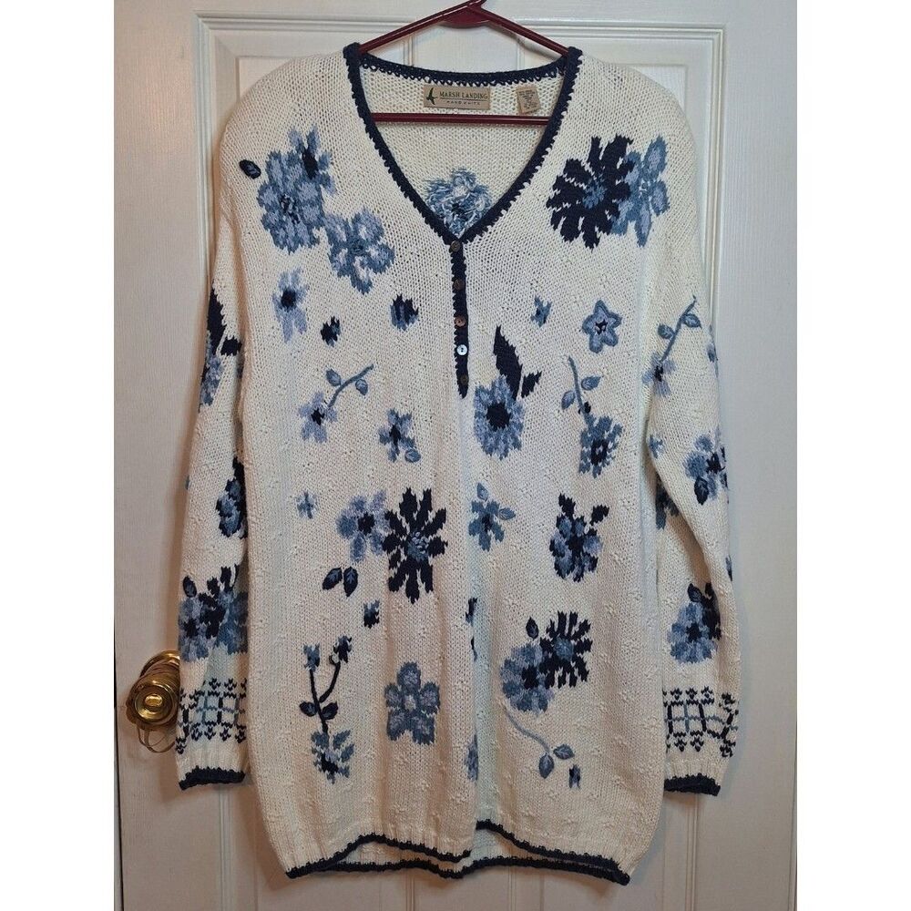 Marsh Landings Hand Knit Vintage White Blue Floral Sweater Cottagecore Size L